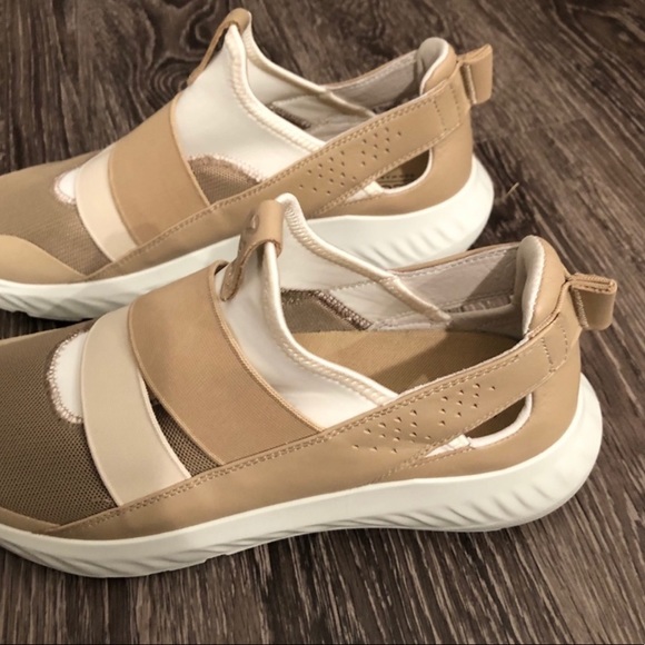 Ecco Women's St.1 Lite Slip-On Sneakers - Picture 5 of 10